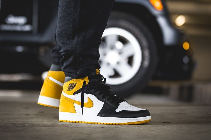 Black and yellow air jordans 1 online